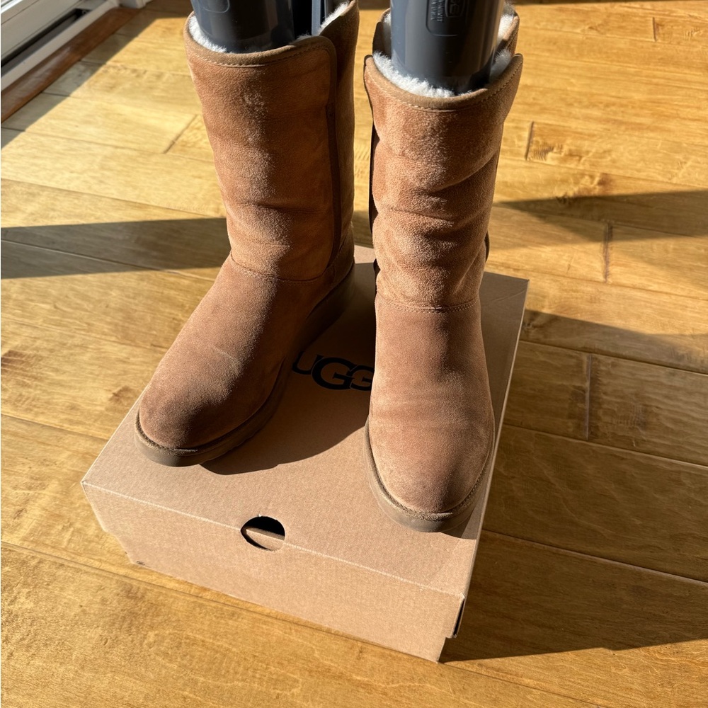 UGG Women's Tan Winter Boots